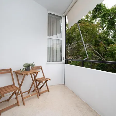 Gravity Downtown Balcony Apartment *