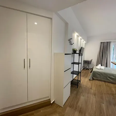 Gravity Downtown Balcony Lägenhet