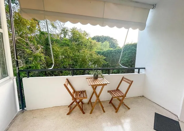 Gravity Downtown Balcony Apartman *